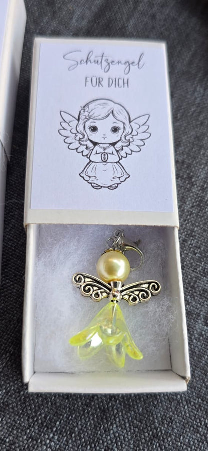 Kleiner Schutzengel Anhänger aus Perlen – Glücksbringer Geschenkbox