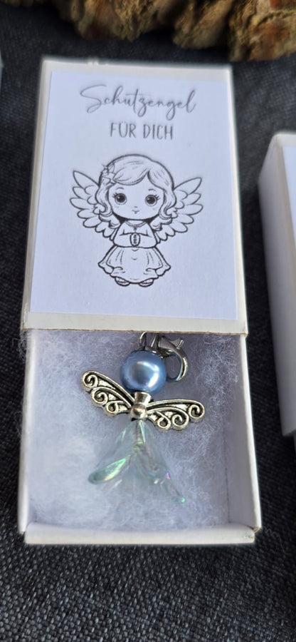 Kleiner Schutzengel Anhänger aus Perlen – Glücksbringer Geschenkbox